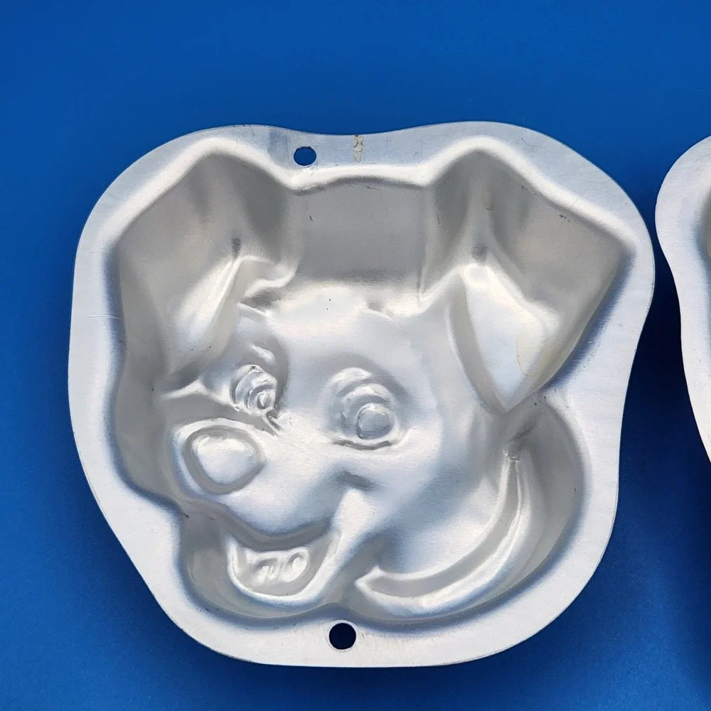 Wilton Set of Small Aluminum Cake Pans Pooh and Dalmation 5